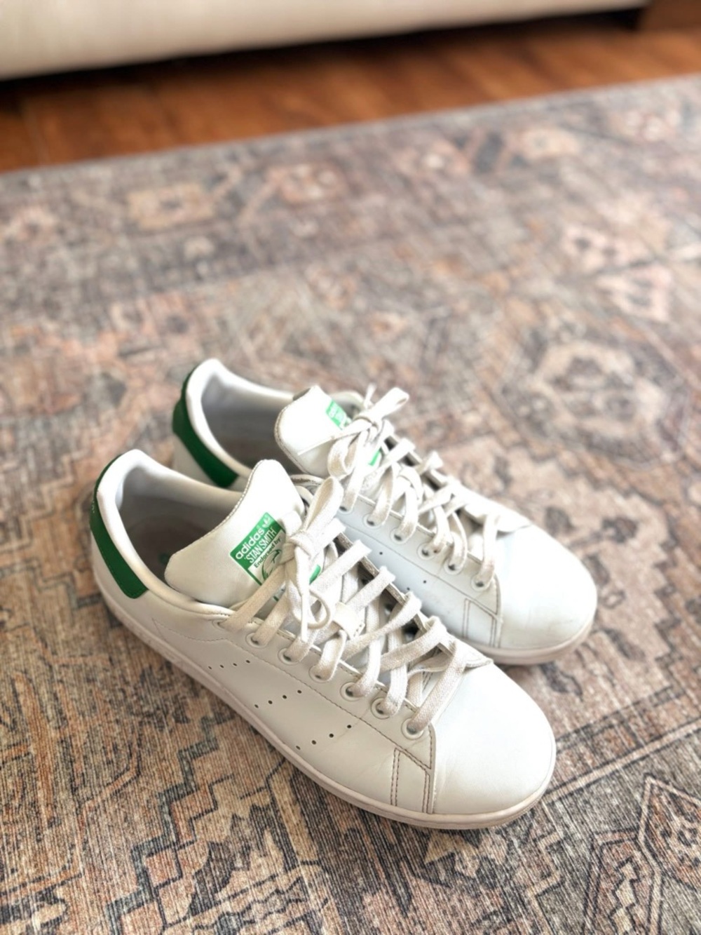 Adidas Stan Smith White Leather Sneakers with Green Heel Tab - women’s 8.5 - Picture 3 of 6